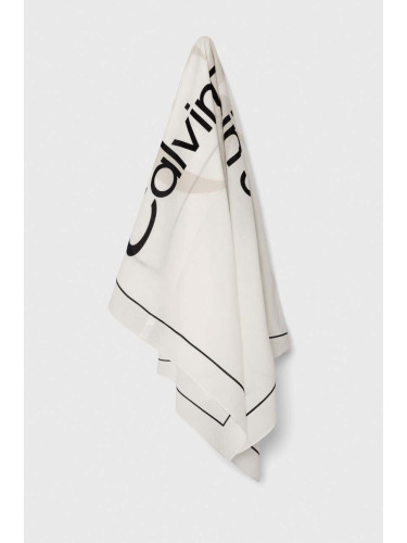 Памучен тънък шал Calvin Klein Jeans в бяло с принт K60K611981