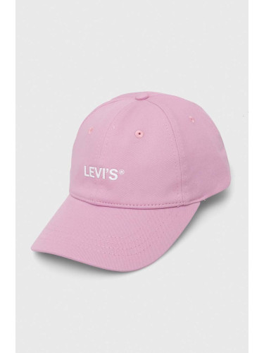 Памучна шапка с козирка Levi's в розово с апликация