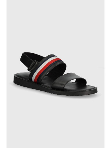 Сандали Tommy Hilfiger CORE LTH STRAPPY SANDAL в черно FM0FM05009