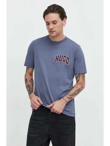 Памучна тениска HUGO в синьо с апликация 50515067
