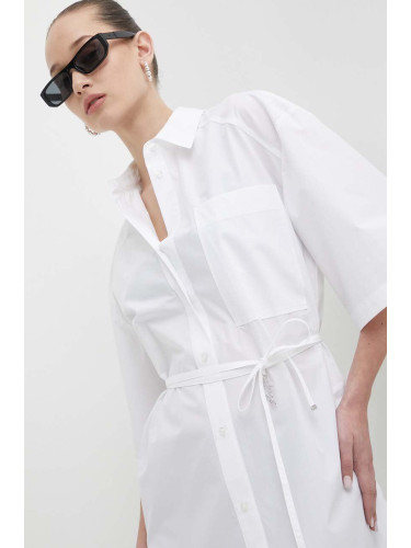 Памучна риза HUGO дамска в бяло със свободна кройка с класическа яка 50512828