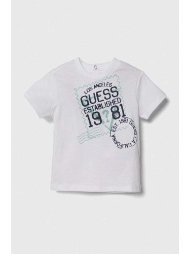 Бебешка памучна тениска Guess в бяло с принт