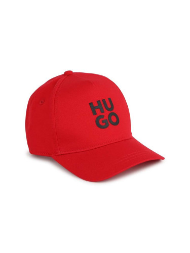 Детска памучна шапка с козирка HUGO в червено с апликация