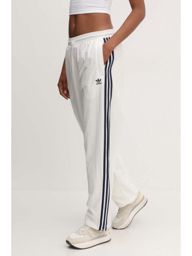 Спортен панталон adidas Originals в бежово с десен IS2354