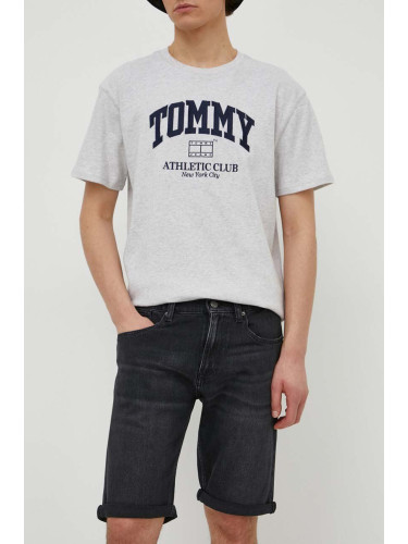 Дънков къс панталон Tommy Jeans в черно DM0DM18784