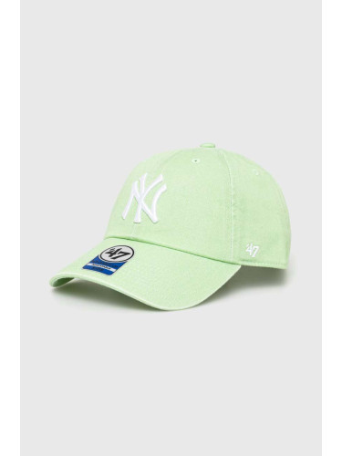 Детска памучна шапка с козирка 47 brand MLB New York Yankees CLEAN UP в зелено с апликация BNLRGW17GWS