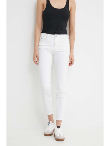 Дънки Calvin Klein Jeans в бяло J20J222778