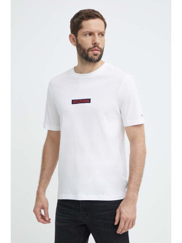 Памучна тениска Tommy Hilfiger в бяло с апликация MW0MW34373