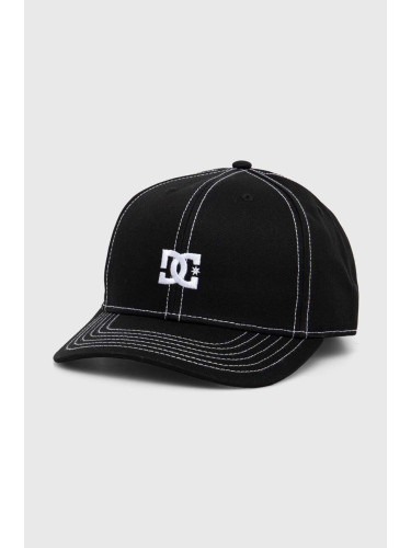 Памучна шапка с козирка DC Star в черно с апликация
