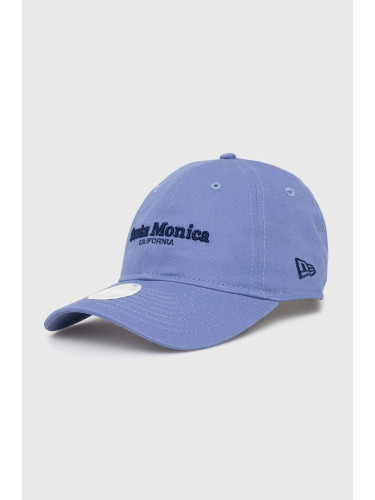 Памучна шапка с козирка New Era в синьо с апликация