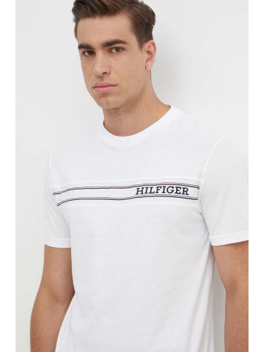 Памучна тениска Tommy Hilfiger в бяло с апликация UM0UM03196