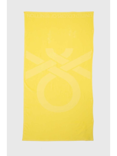 Памучна кърпа United Colors of Benetton в жълто