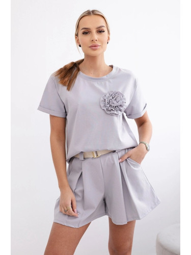 Women's set with decorative floral blouse + shorts - light gray