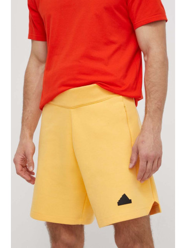 Къс панталон adidas Z.N.E в жълто IR5235