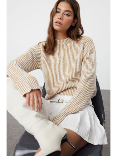 Trendyol Camel Crop Soft Texture Crew Neck Knit Sweater