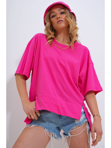 Trend Alaçatı Stili Women's Fuchsia Crew Neck Oversize T-Shirt with Window Detail