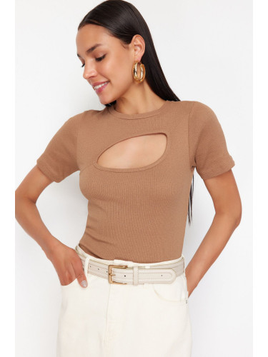 Trendyol Brown Cut Out Detailed Fitted Crew Neck Crop Ribbed Stretchy Knitted Blouse