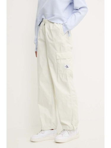 Памучен панталон Calvin Klein Jeans в бяло със стандартна кройка, с висока талия J20J223116