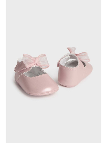 Бебешки обувки Mayoral Newborn в бежово