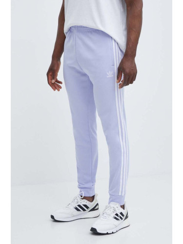 Спортен панталон adidas Originals в лилаво с апликация IR9879