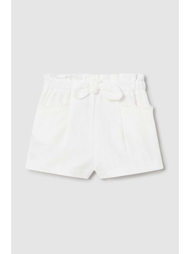 Бебешки къс панталон от памук Mayoral в бяло с изчистен дизайн