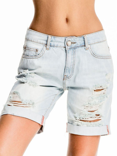 Light blue denim shorts a'la Bermuda