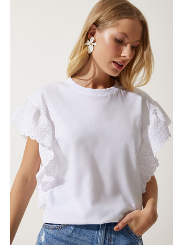 Happiness İstanbul Women's White Scalloped Knitted Blouse