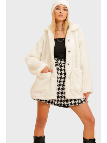 Trend Alaçatı Stili Women's Ecru Double Pocket Front Buttoned Oversize Unlined Plush Jacket