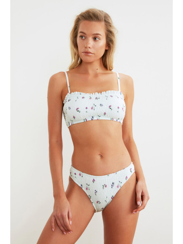 Trendyol Bikini Bottoms With Flower Patterned Gippes