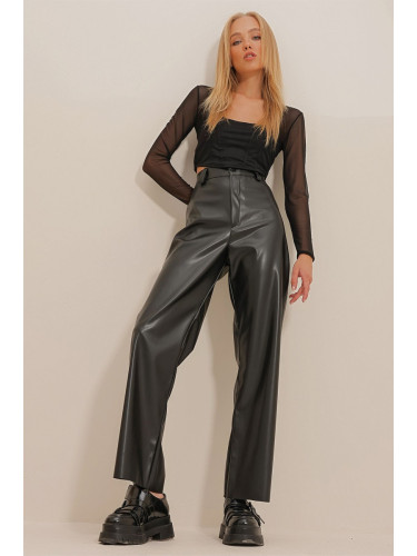 Trend Alaçatı Stili Women's Black Double Pocket Palazzo Leather Trousers