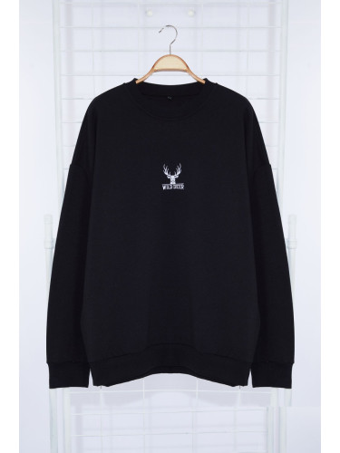 Trendyol Black Oversize/Wide Cut Crew Neck Plus Size Sweatshirt with Embroidery Detail