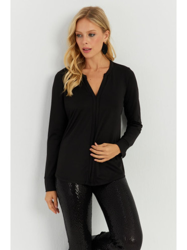 Cool & Sexy Women's Black V-Neck Blouse