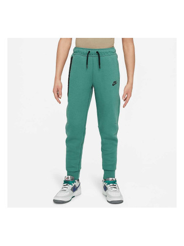 ДЕТСКО ДОЛНИЩЕ ЗА МОМЧЕ NIKE NSW TECH FLC PANT ЗЕЛЕНО