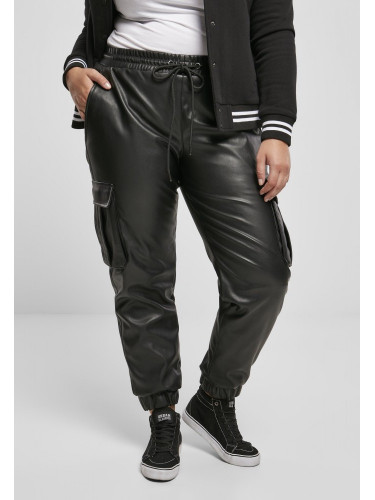 Дамски панталон в черно от Urban Classics Ladies Faux Leather Cargo 