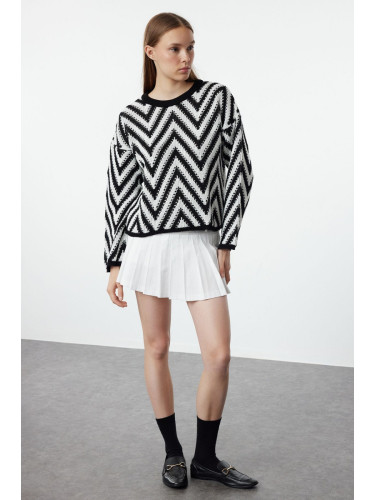Trendyol Ecru Asymmetrical Slit Detailed Knitwear Sweater