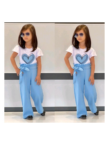 Комплект от тениска в бяло със синьо сърце и панталон 