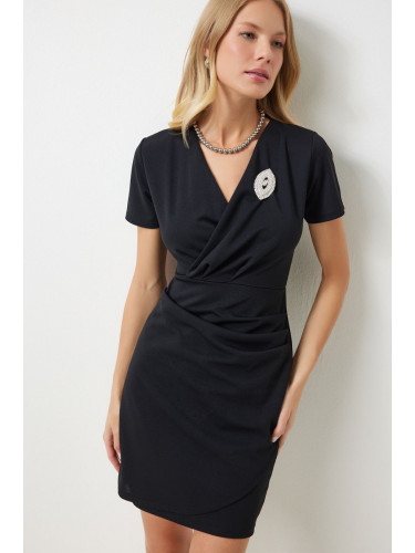 Happiness İstanbul Women's Black Brooch Wrap Collar Mini Woven Dress