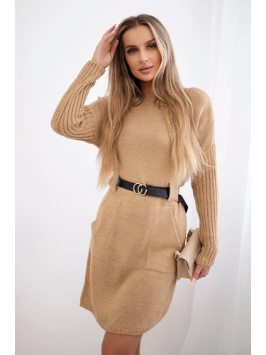 Sweater with a wide belt in the color of camel hair