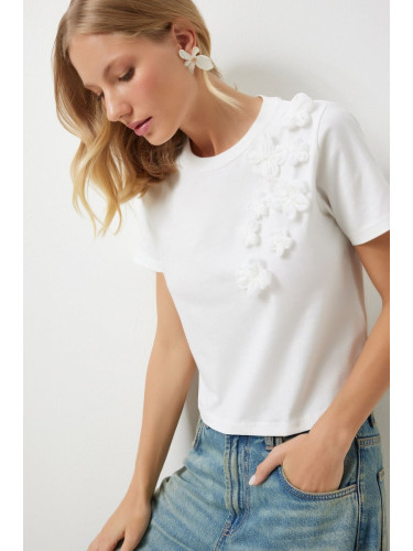 Happiness İstanbul Women's White Floral Detailed Knitted T-Shirt