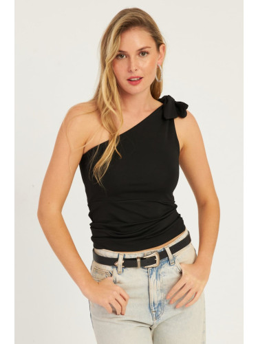 Cool & Sexy Women's Black One-Shoulder Blouse