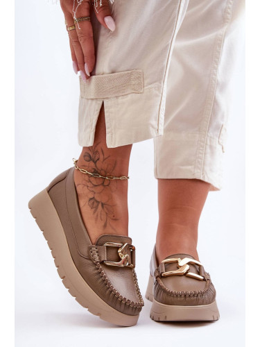 Leather moccasins on the platform with dark beige désmond decoration