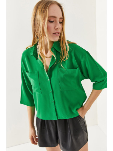 Olalook Women's Grass Green Two Pockets Crop Aerial Shirt