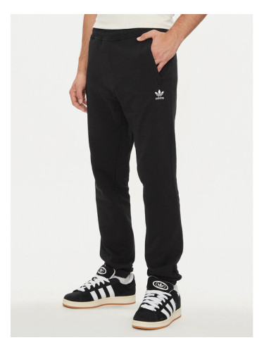 adidas Долнище анцуг Trefoil Essentials IX7683 Черен Regular Fit