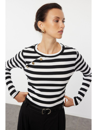 Trendyol Black Striped Fitted Raglan Sleeve with Stud Detail Stretchy Knitted Blouse