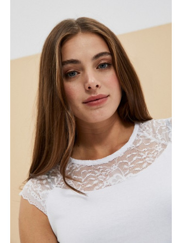 Blouse with lace