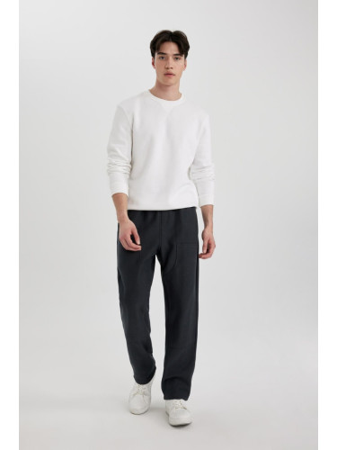 DEFACTO Oversize Fit Wide Mold Pocket Straight Leg Sweatpants