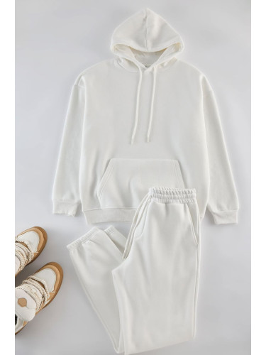 Trendyol Ecru Oversize/Wide Cut Elastic Leg Basic Fleece Inside Tracksuit