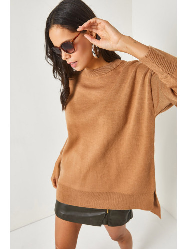 Olalook Women's Camel Crew Neck with Side Slits Oversized Thick Knitwear Sweater