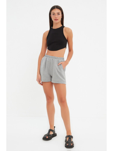 Trendyol Shorts - Grau - High Waist