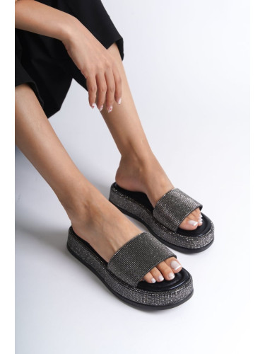 Capone Outfitters Women's Slippers with Wedge Heels and Stones